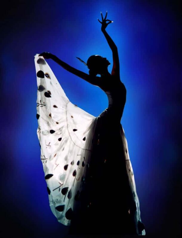 Kunming: Yunnan Impression Show, hotel pick-up and drop-off - Comparing Value and Experience