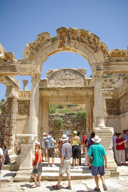 kusadasi-ephesus-ancient-city-ceramic-workshop-shopping