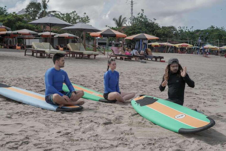 kuta-beach-surf-lessons-for-beginner-and-intermediates