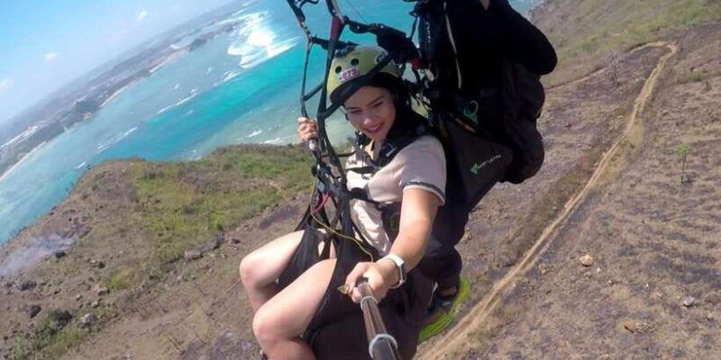 kuta-lombok-tandem-paragliding-with-pilot-beach-tour