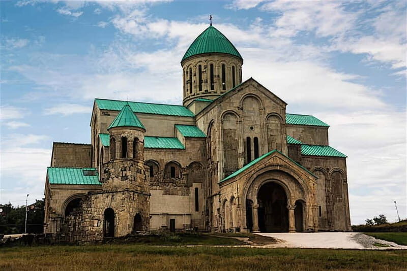 Kutaisi: 8-Day Private Group Tour with Accommodation - Discovering Georgia: An 8-Day Private Group Tour from Kutaisi