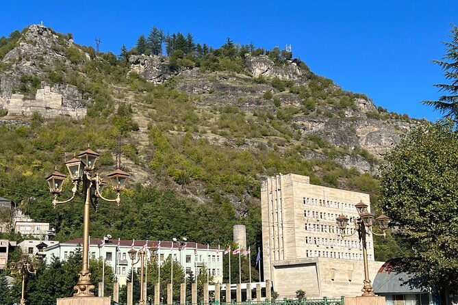 kutaisi-chiatura-cable-cars-katskhi-pillar-guided-tour