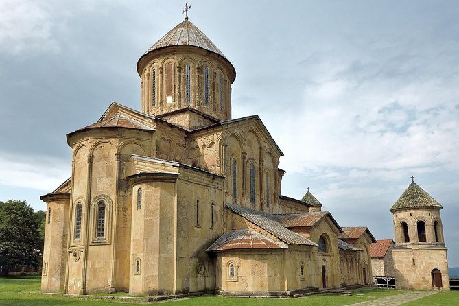 kutaisi-monasteries-gelati-motsameta-bagrati-3-hour-tour-2