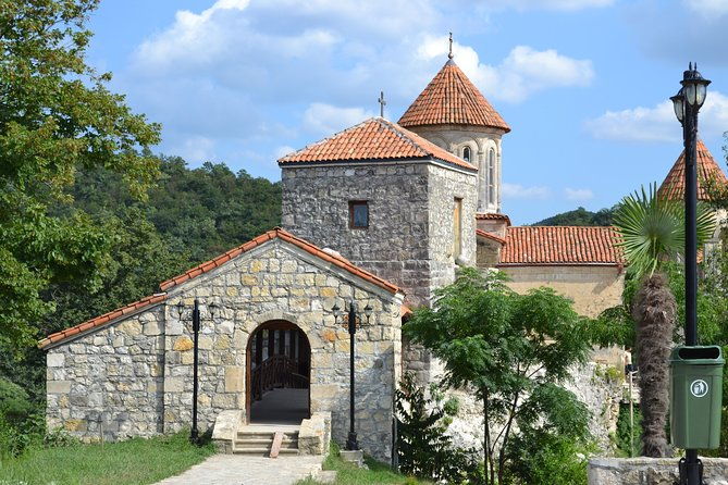 kutaisi-monasteries-gelati-motsameta-bagrati-3-hour-tour-2