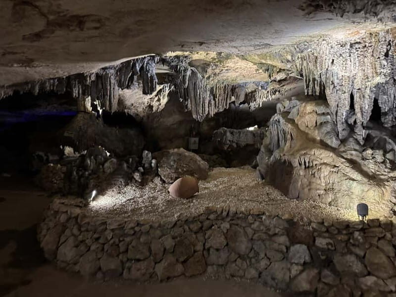 Kutaisi: Tskaltubo Town and Tetra Caves with Wine Tasting - Key Points