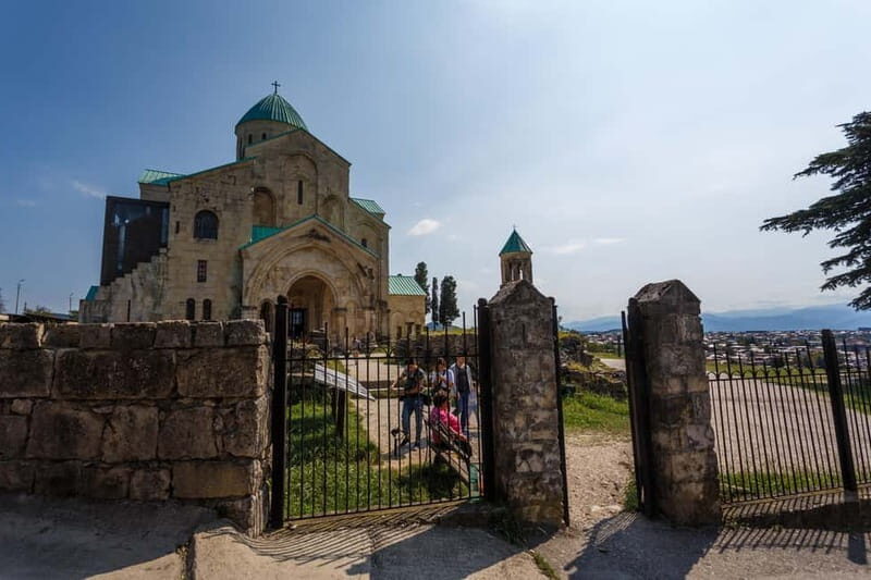 Kutaisi, Wine & Dine - group tour around the city - Key Points