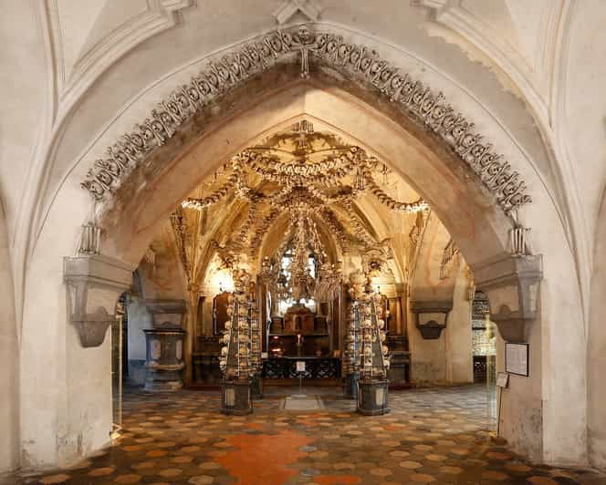 kutna-hora-sedlec-ossuary-skip-the-line-ticket-audioguide