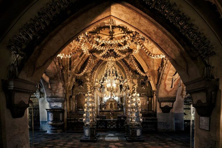 kutna-hora-sedlec-ossuary-skip-the-line-ticket-audioguide