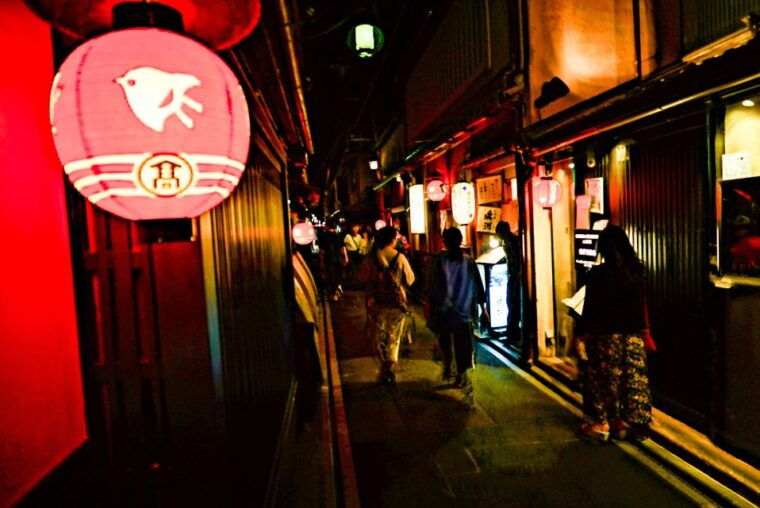 kyoto-3-hour-bar-hopping-tour-in-pontocho-alley-at-night