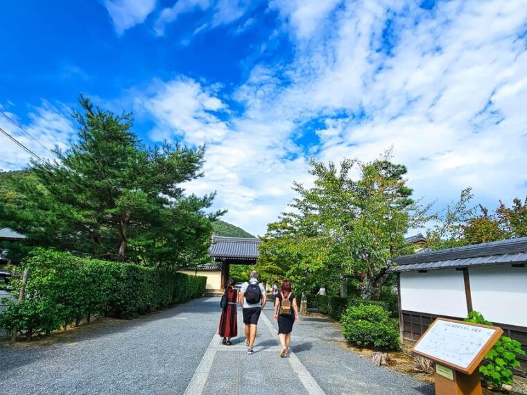 kyoto-arashiyama-bamboo-grove-3-hour-guided-tour