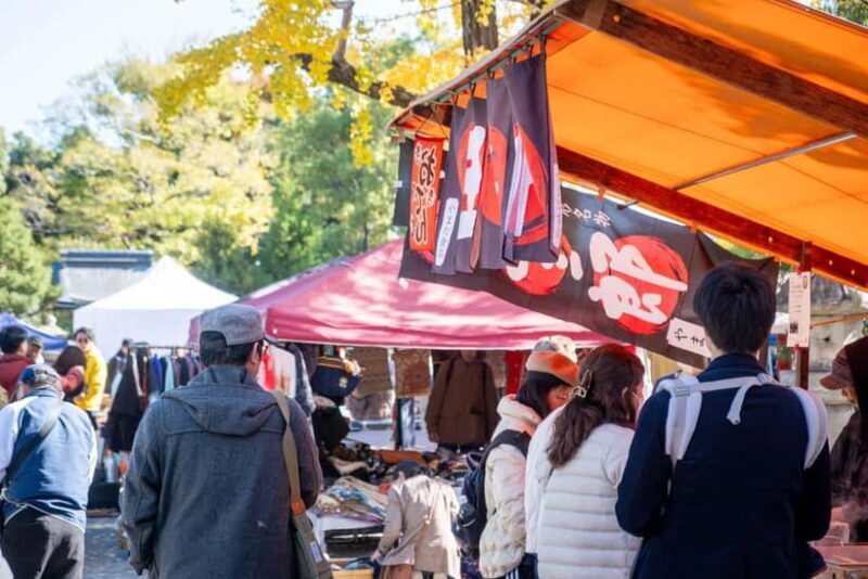 Kyoto: Chat & Treasure Hunt at To-ji Flea Market with Locals - The Experience: A Detailed Look at the Tour