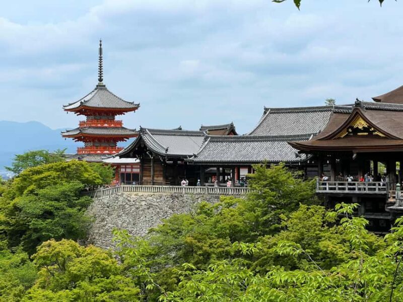 Kyoto: Crowd-Free Tour of Kiyomizu & Ginkaku-ji Temples - Strolling Along the Philosopher’s Path to Ginkaku-ji