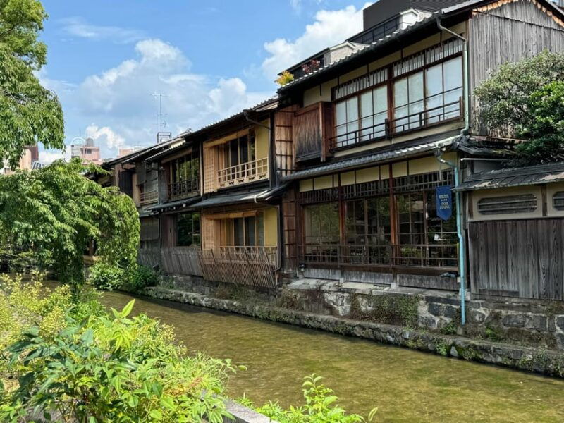 kyoto-delve-into-the-culture-of-geisha-in-hanamachi-gion