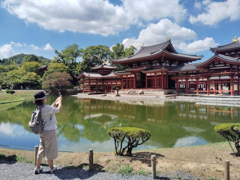 kyoto-enjoy-byodoin-temple-and-tea-sweets-90-min-tour