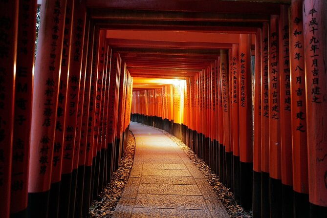 kyoto-fushimi-inari-night-walking-tour-2