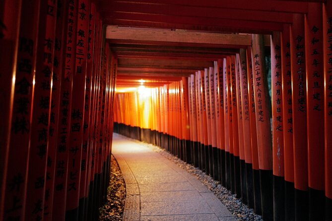 kyoto-fushimi-inari-night-walking-tour-2