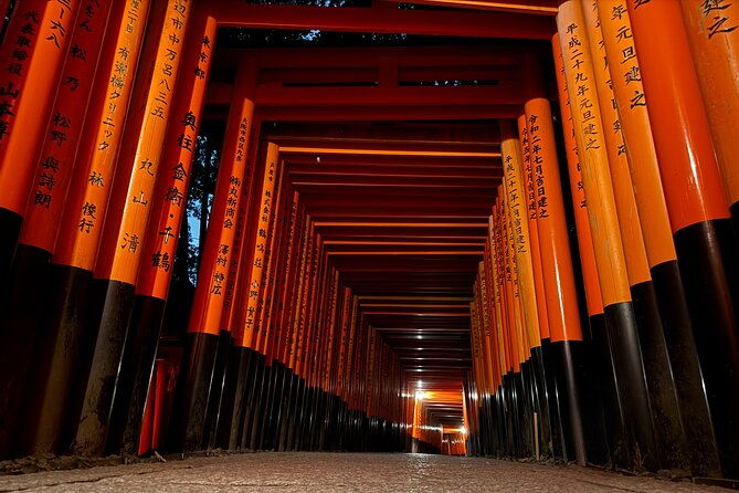 kyoto-fushimi-inari-night-walking-tour-3