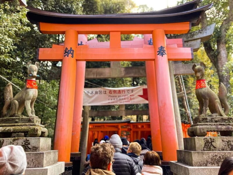Kyoto: Fushimi Inari Night Walking Tour with Guide - Key Points