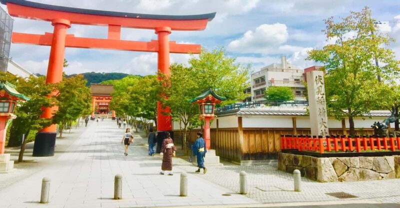 kyoto-fushimi-inari-shrine-and-mount-inari-guided-tour
