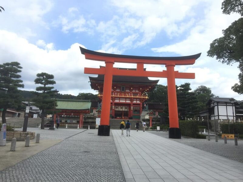 kyoto-fushimi-inari-shrine-and-mount-inari-guided-tour