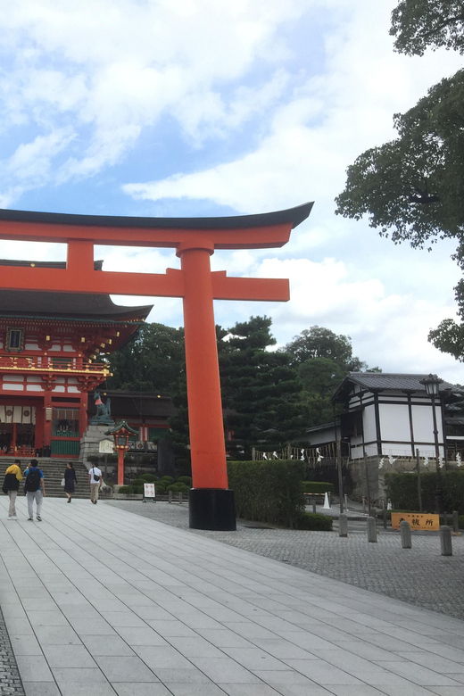 kyoto-fushimi-inari-shrine-and-mount-inari-guided-tour