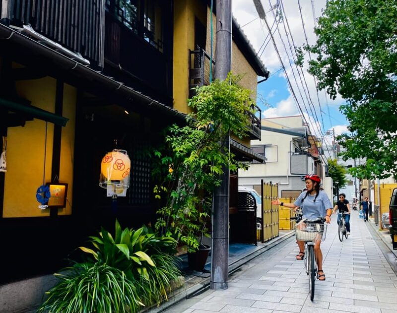 kyoto-fushimi-inari-shrine-and-tofukuji-temple-e-bike-tour