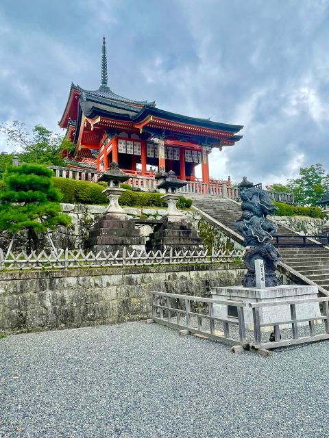 kyoto-fushimi-inari-taisha-and-kiyomizu-dera-spanish-guide