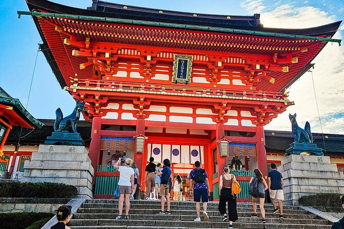 kyoto-fushimi-inari-taisha-small-group-guided-walking-tour
