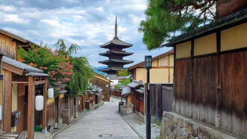 kyoto-gateway-to-gion-walking-tour-for-first-time-visitors