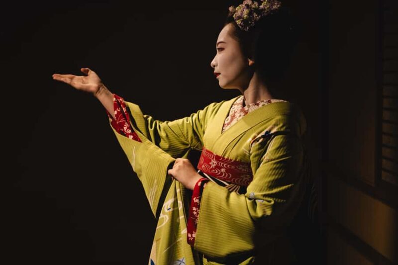 Kyoto Geisha Show Cultural Hour with an apprentice Maiko - Key Points