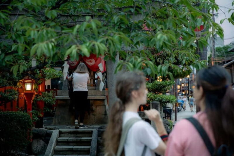 Kyoto: Gion World of the Geisha Guided Walking Tour - Practical Details and Value