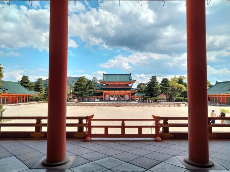 kyoto-heian-jingu-tour-roots-of-kyoto-scenic-gardens