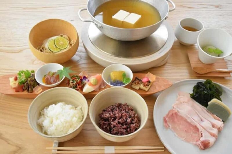 Kyoto: Hidden Spirits of Dawn Guided Tour with Tea Ceremony - Key Points