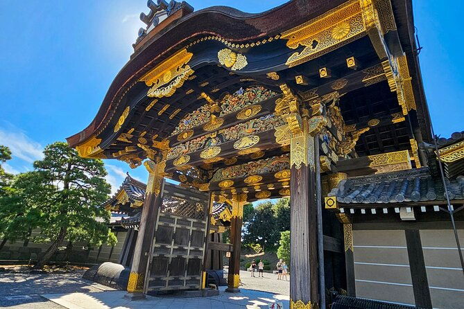 kyoto-imperial-palace-nijo-castle-guided-walking-tour-3-hours