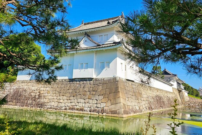 kyoto-imperial-palace-nijo-castle-guided-walking-tour-3-hours