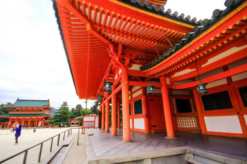 kyoto-imperial-palace-nijo-castle-guided-walking-tour