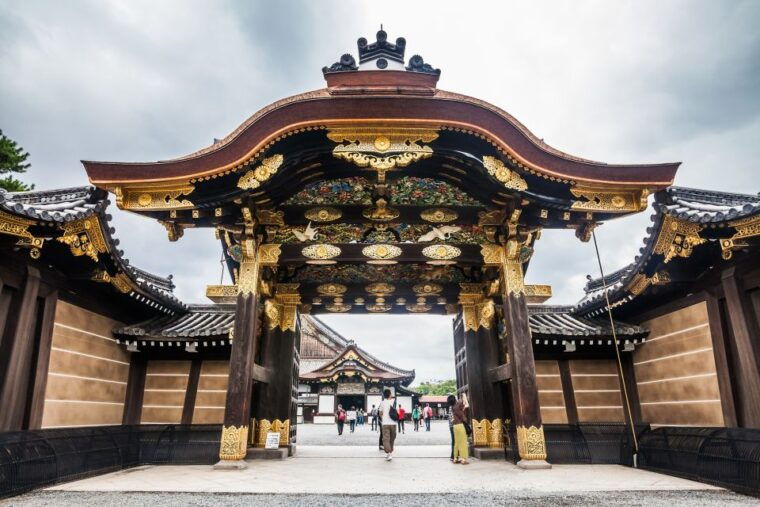 kyoto-imperial-palace-nijo-castle-guided-walking-tour