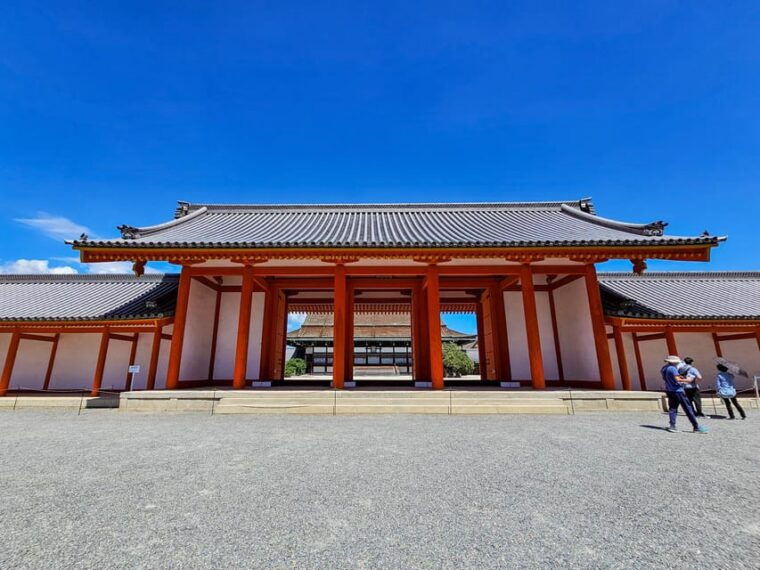 kyoto-imperial-palace-nijo-castle-guided-walking-tour