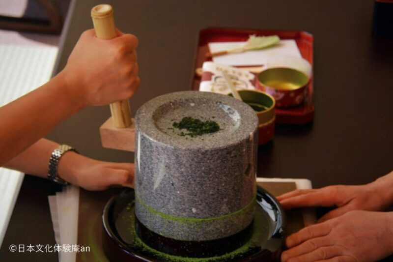 kyoto-japanese-traditional-sweets-making-and-tea-ceremony