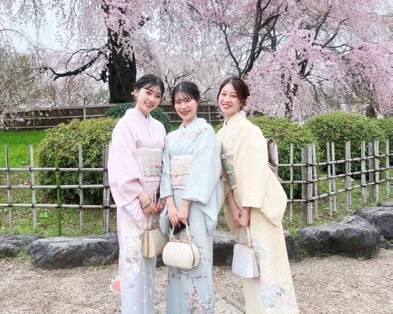 Kyoto: Kimono Rental Traditional Experience at Wargo in Gion - The Experience in Practice