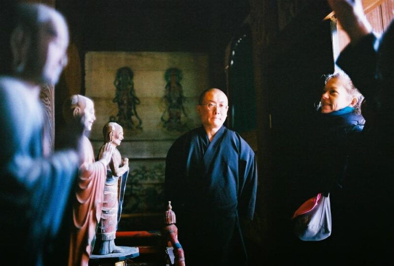 kyoto-kinkakuji-and-ninnaji-temple-with-monk-insights