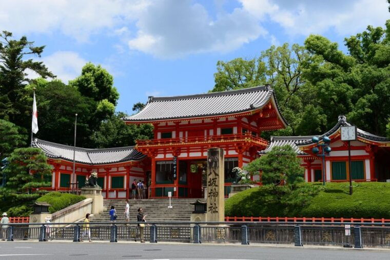 kyoto-kinkakuji-kiyomizu-dera-and-fushimi-inari-tour