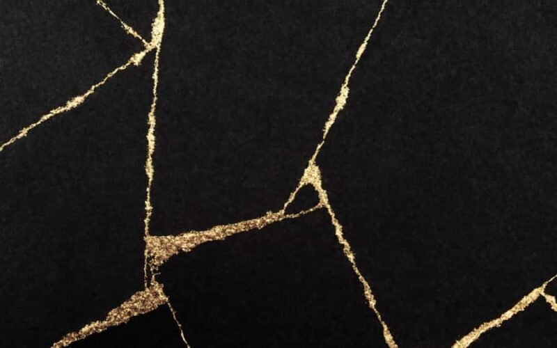 Kyoto: Kintsugi-Inspired Ceramic Repair with Gold Finish - Key Points