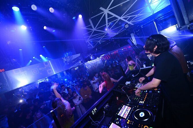 Kyoto KITSUNE Nightclub Admission Ticket For Foreign - The Experience: What You’ll Likely Encounter