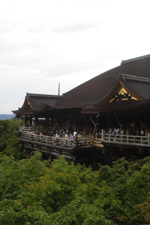 kyoto-kiyomizu-temple-gion-pagoda-geisha-italian-guide