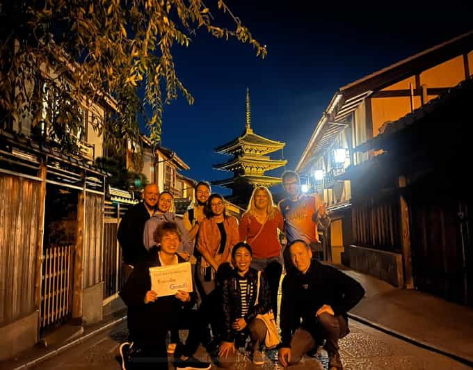 kyoto-learn-geisha-culture-stroll-scenic-streets-of-gion