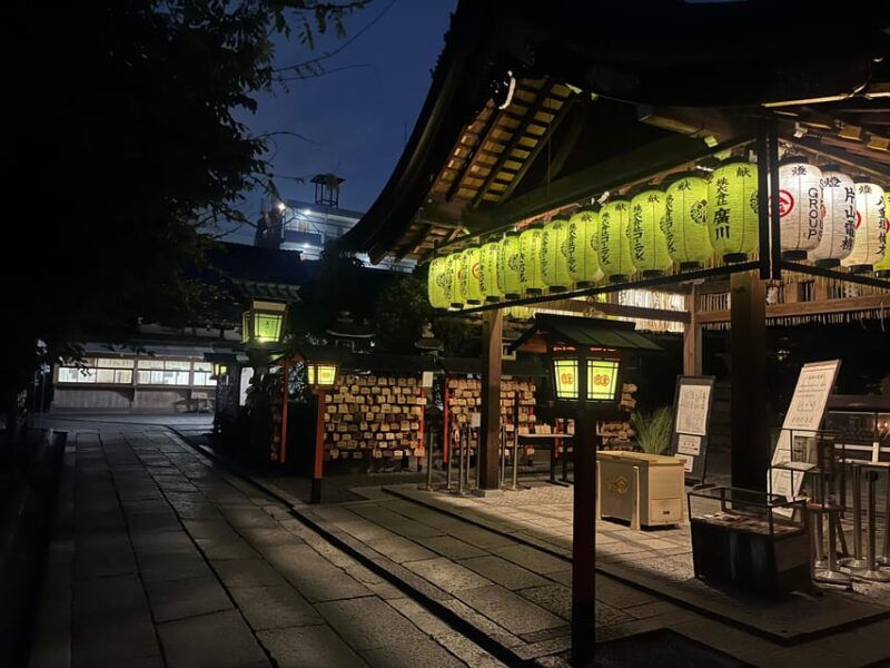 kyoto-learn-geisha-culture-stroll-scenic-streets-of-gion