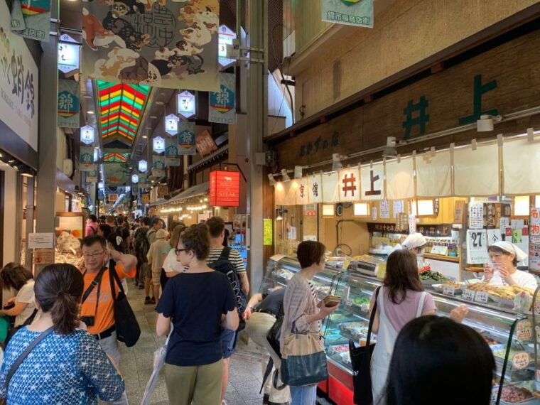 kyoto-local-food-tasting-tour-at-the-nishiki-market