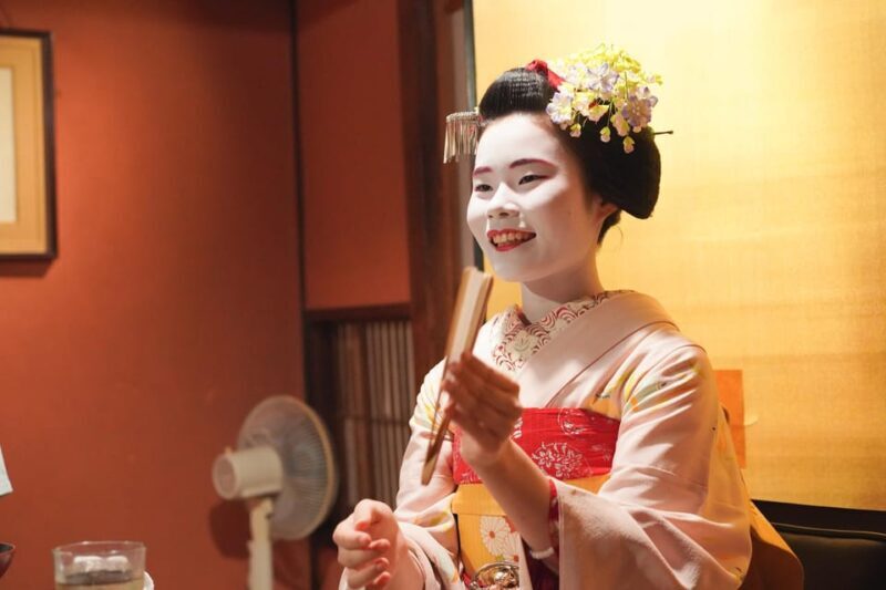 Kyoto: Maiko Dinner in Traditional Restaurant and Tour - The Dining Experience