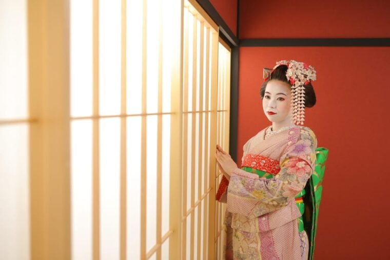 kyoto-maiko-makeover-and-photoshoot-experience